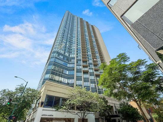 111 W Maple St APT 1409, Chicago, IL 60610