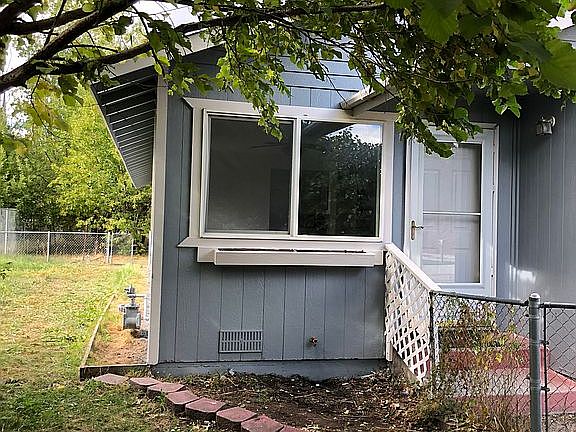 2nd image of 809 N Kruger St