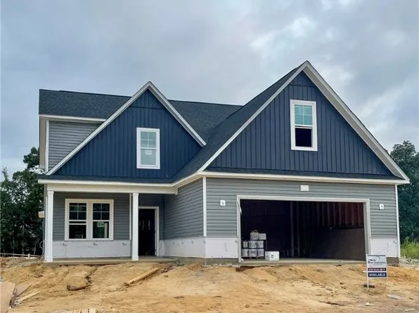 212 Nairn St, Fayetteville, NC 28311