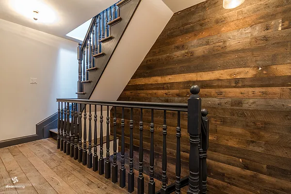 Rented by Dixon Advisory USA Inc. | media 21