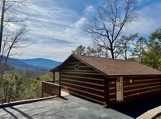 939 Vixen Run, Gatlinburg, TN 37738