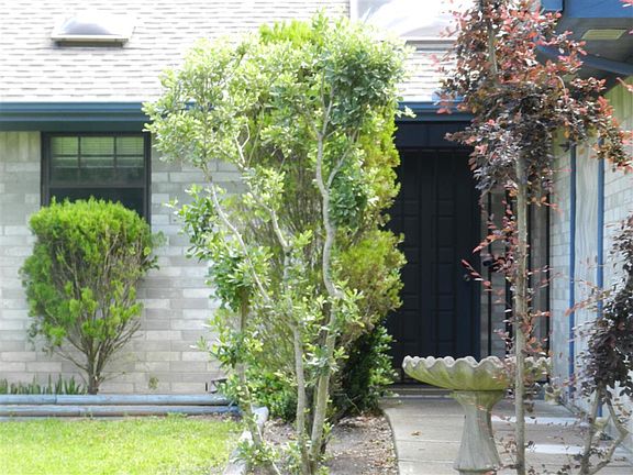Front entry has iron gate that you can lock and have privacy on the front porch.