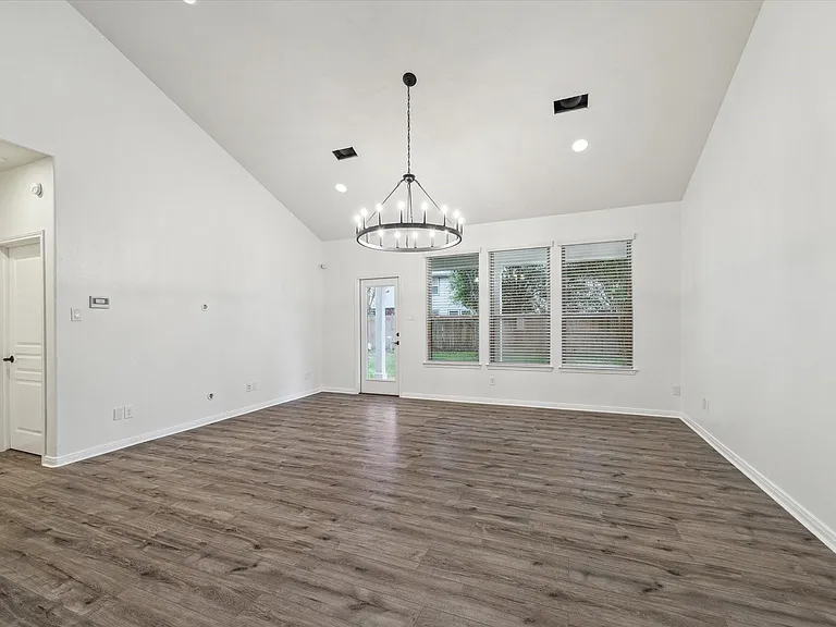 6430 Burgess Heights Ln — Photo 8