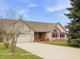 1215 Kennely Rd, Saginaw, MI 48609