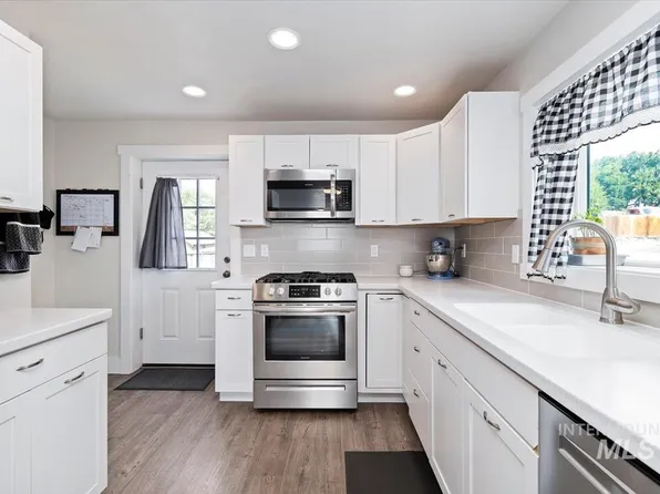 205 N Owyhee St, Glenns Ferry, ID 83623