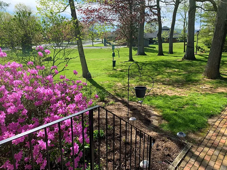 114 Southampton Ct #1 — Photo 16