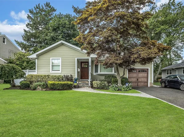 23 Greenvale Lane, Syosset, NY 11791