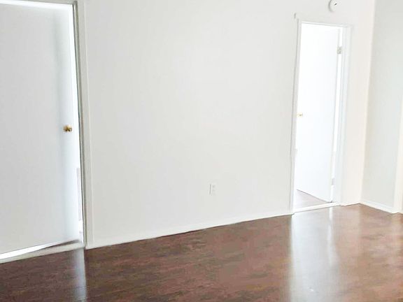3rd image of 1402 Clay Ave APT 4B