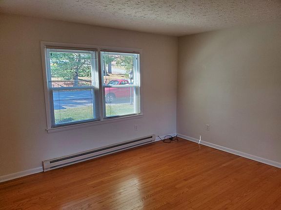 3rd image of 300 Chinquapin Trl #2