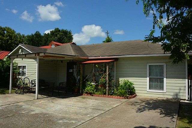 1st image of 2919 Cochran St