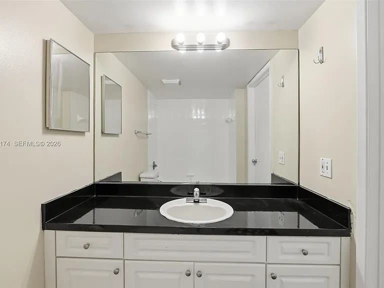 520 SE 5th Ave #2403 — Photo 40
