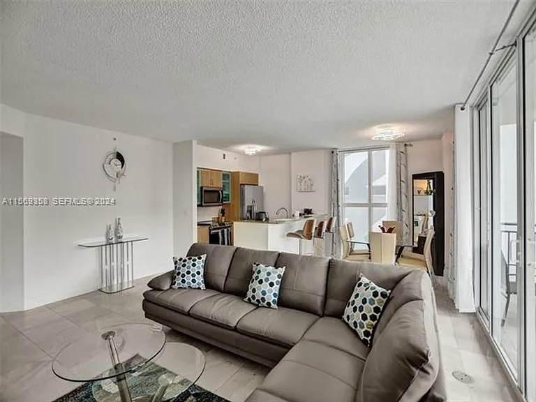 17555 Atlantic Blvd #1101 — Photo 4