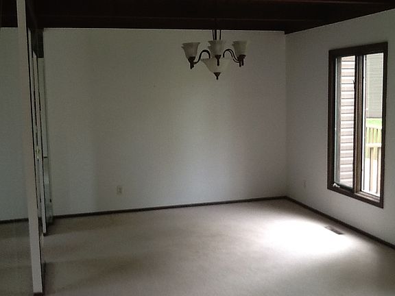 4th image of 3625 Highland Ave