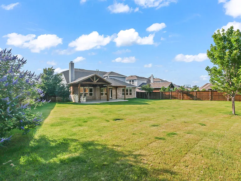 4424 Overbrook Dr — Photo 32