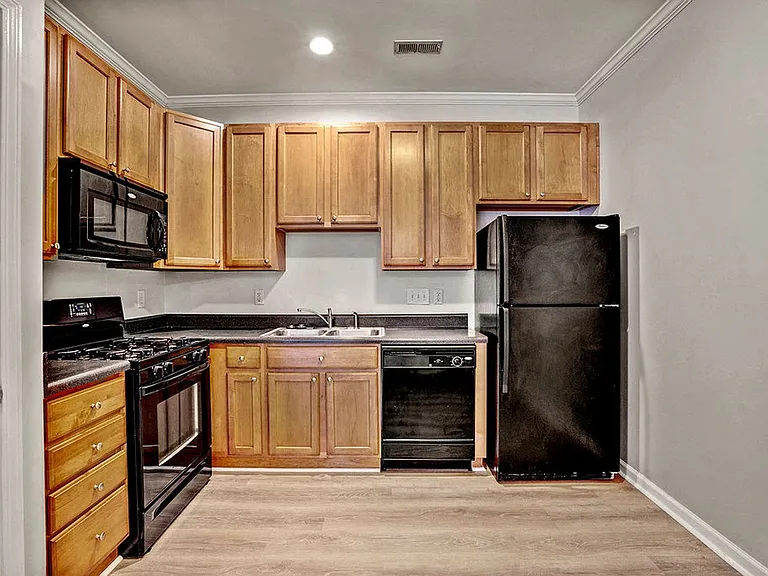 11701 Coppergate Dr #103 — Photo 4