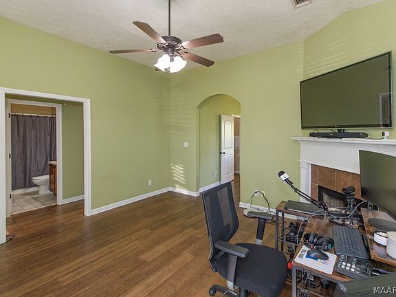 5th image of 3913 Brookshire Way