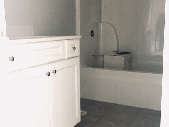 2nd image of 1526 Wolfe Ln