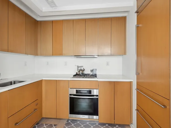 340 East 23rd Street image 3 of 14