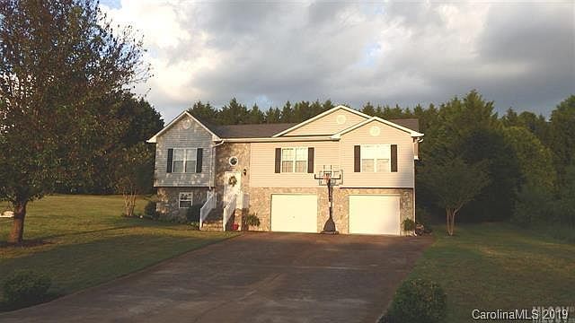 1st image of 218 Taylor Cir
