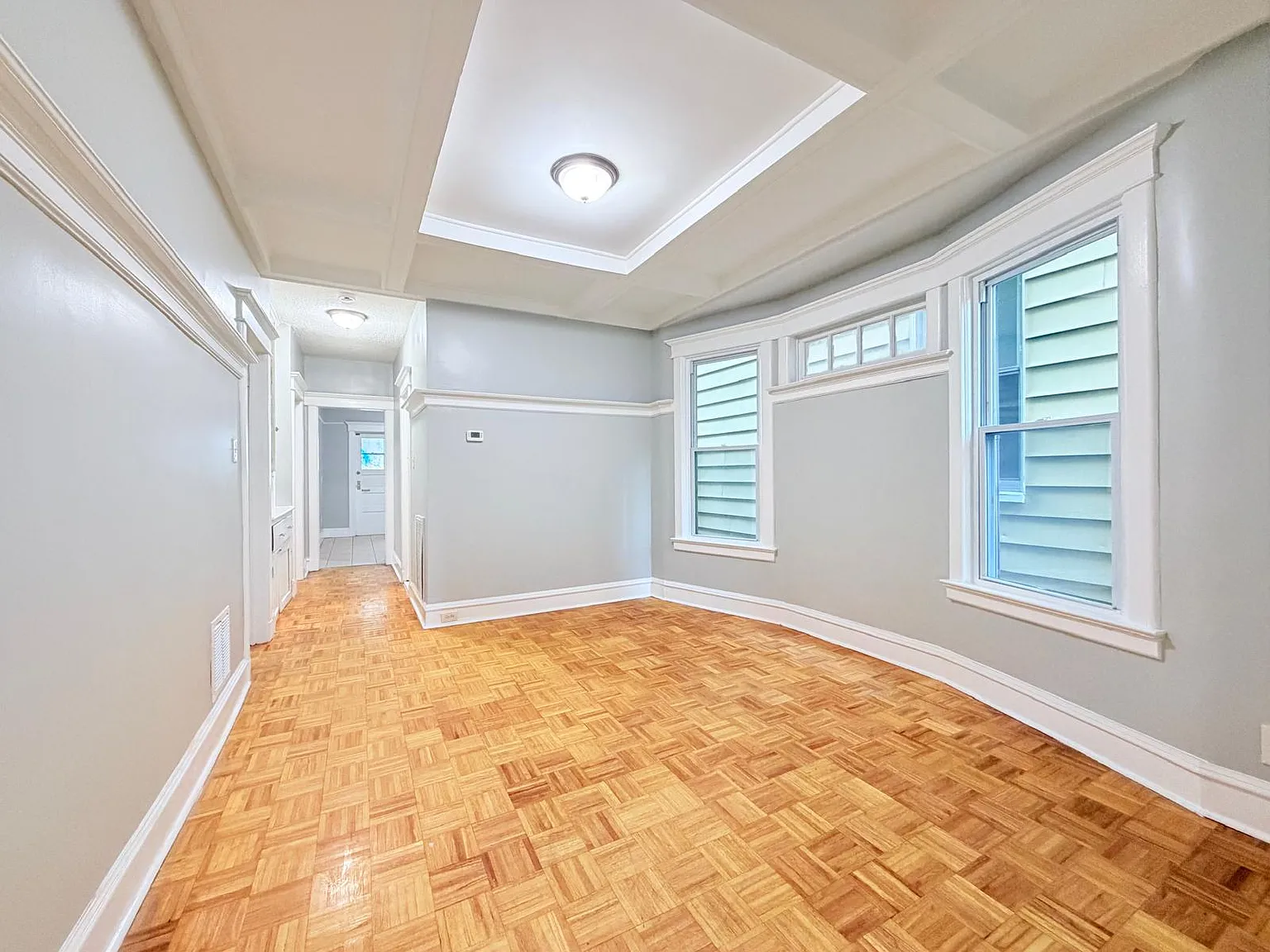 208 Grant Ave — Photo 3