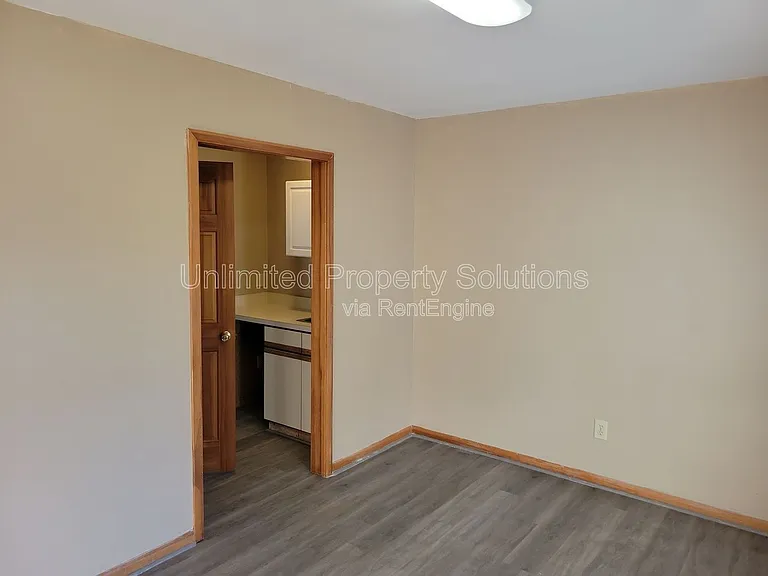 108 N Kerr Ave #E4 — Photo 3