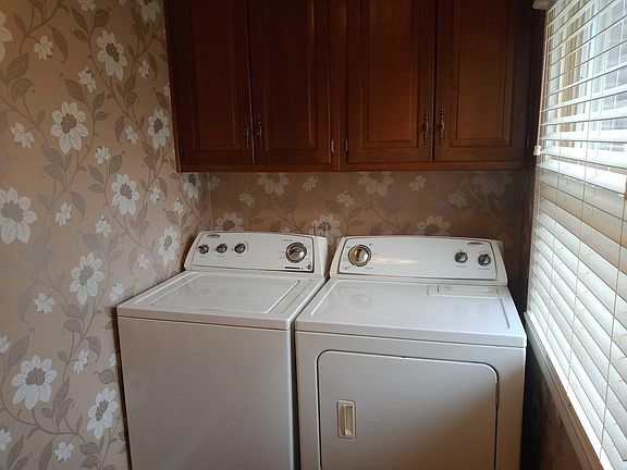 4th image of 515 N Whitley St #5
