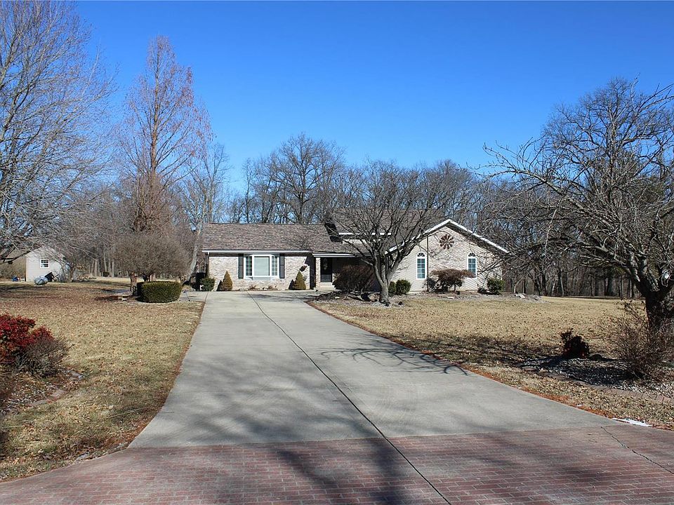1st image of 6 Dorsett Ln
