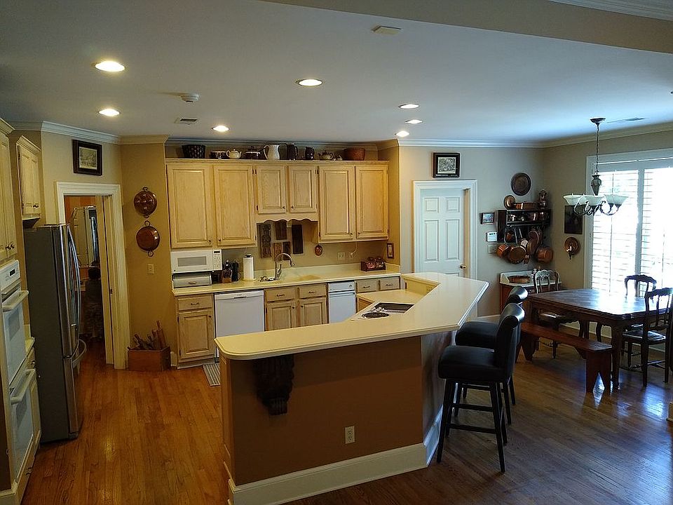 2nd image of 2854 Sweetwood Dr