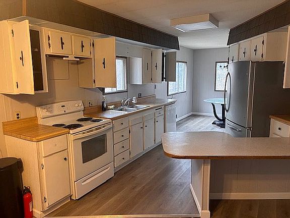 3rd image of 1625 Hudson Ave