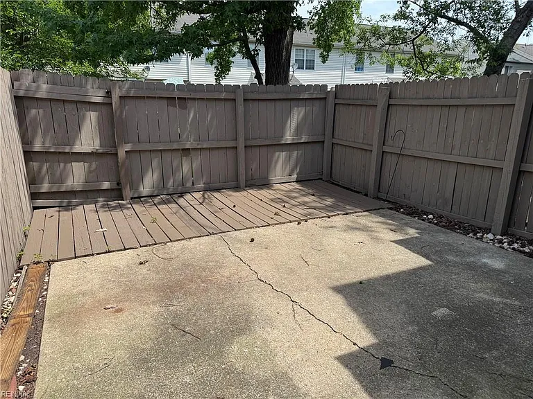 46 Lucinda Ct — Photo 15