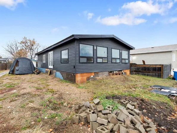 232 S Greenwich Ln, Wood Buffalo, AB T9H 3Z3