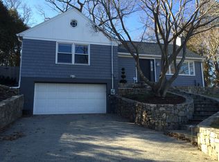 89 Knollwood Dr, New Haven, CT 06515