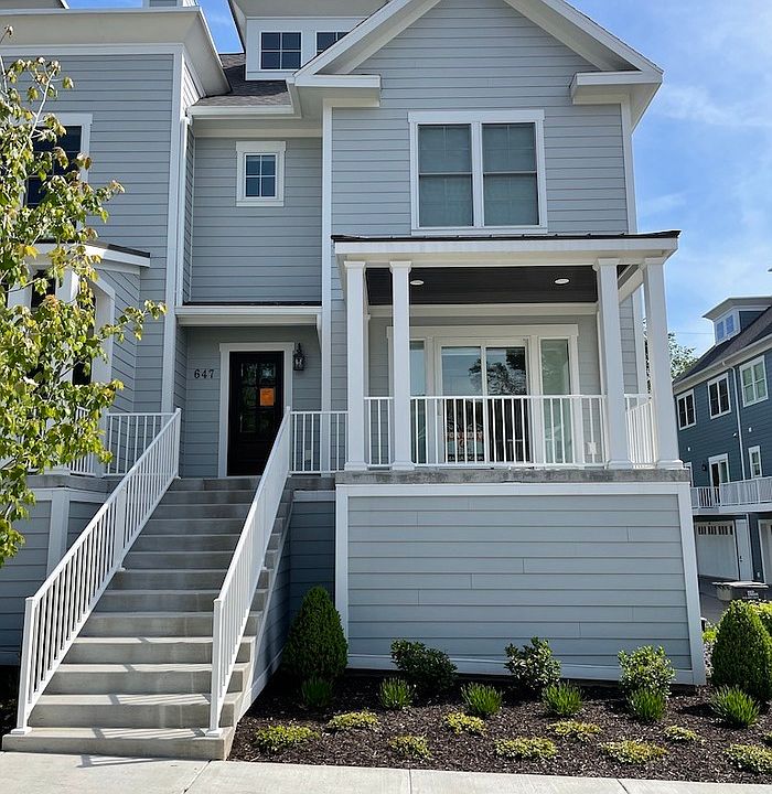 1st image of 647 Greenslate Dr SE #647