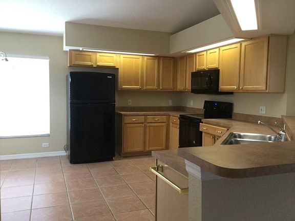 5th image of 16418 Coopers Hawk Ave