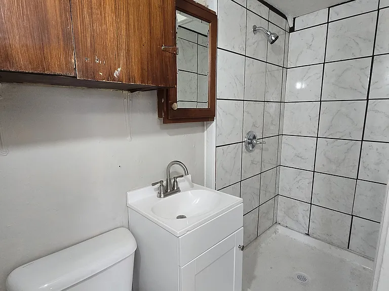 137 4th Ave SE #1 — Photo 6