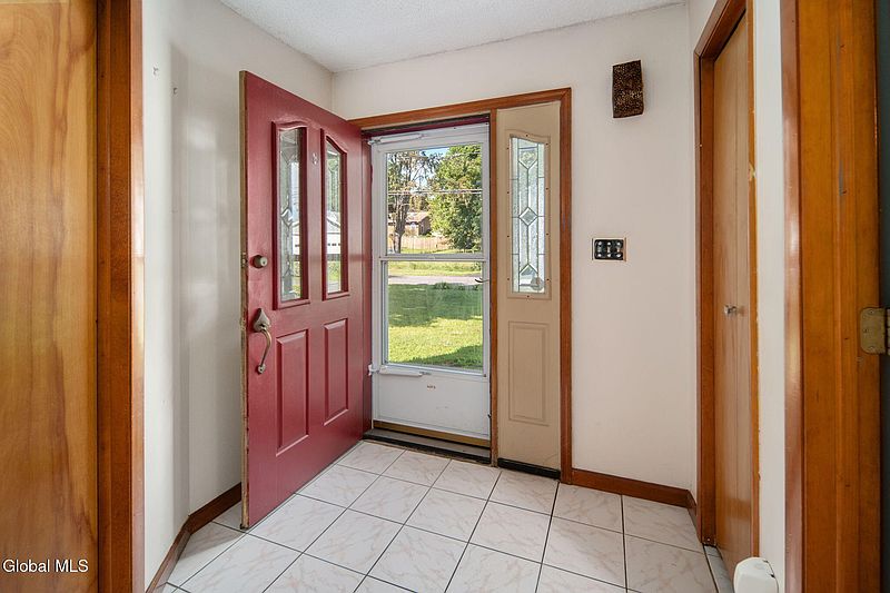 4th image of 30 Ivaloo Avenue