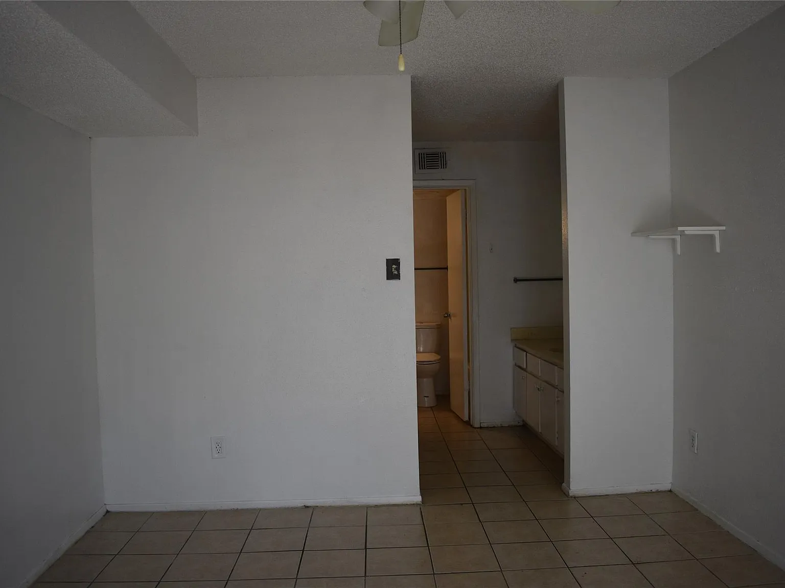3 bed, 2.0 bath, 1320 sqft, $1,650 — Photo 4