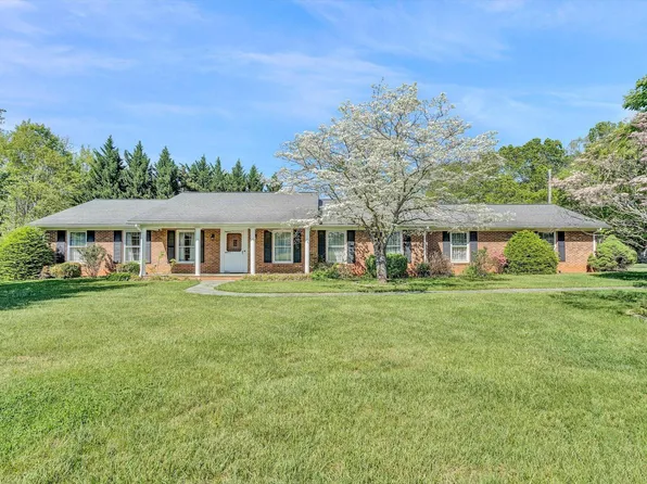 442 Jubal Early Hwy, Wirtz, VA 24184