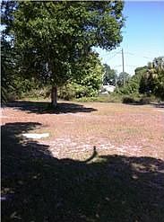 5th image of 4395 Mills St