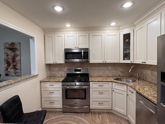2nd image of 26 Aspen Ct