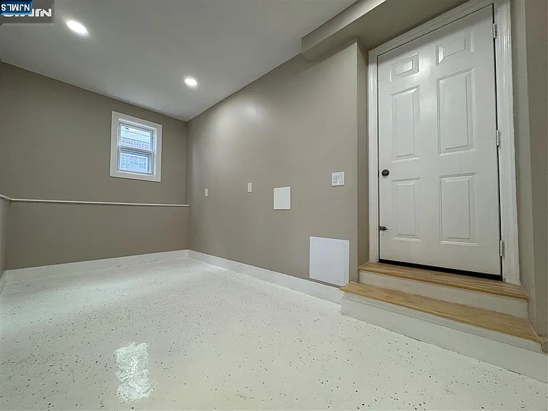 8 Dohrman Ave — Photo 16