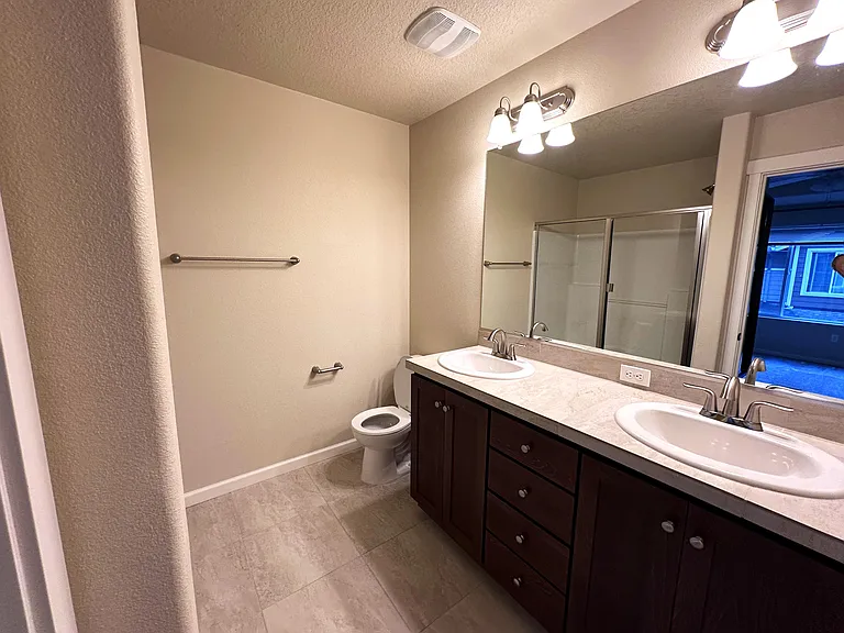 119 NE 80th Ave — Photo 10