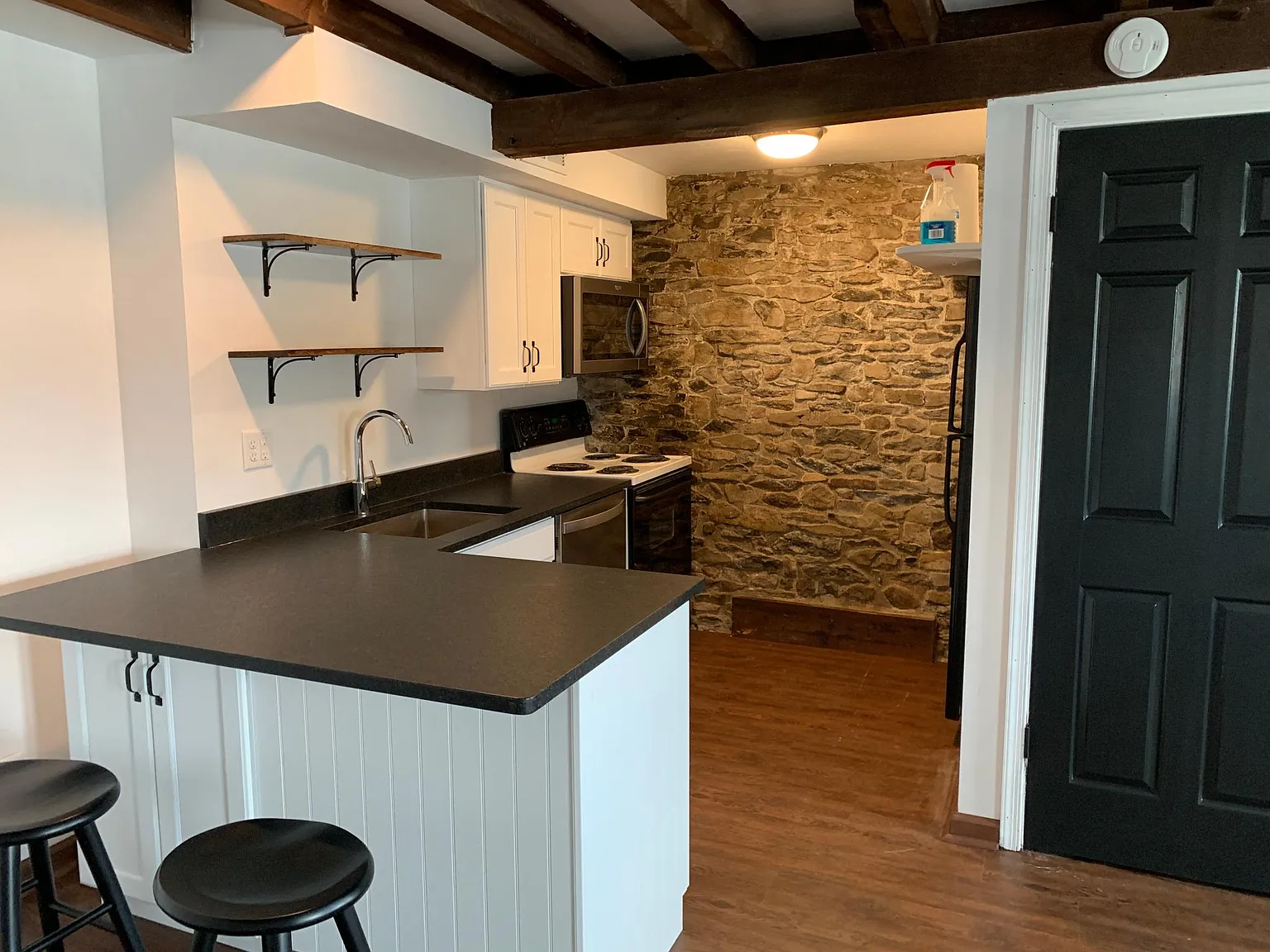 2 bed, 1125 sqft, $2,500 — Photo 4