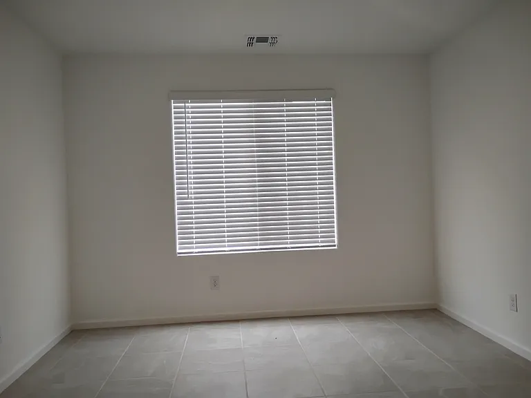 9675 W Piccadilly Rd — Photo 39