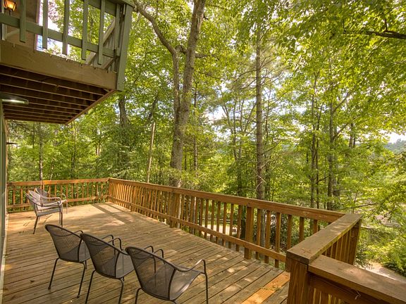 4th image of 1801 Panorama Dr