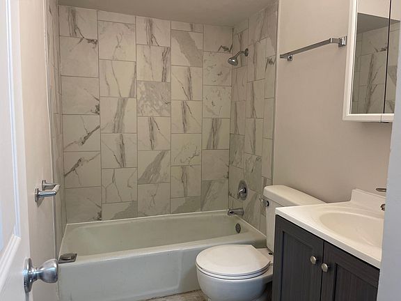 4th image of 4330 Park Lane Dr #2D