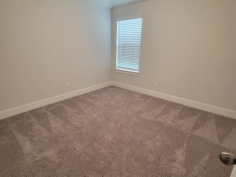 3104 Eddington Dr — Photo 8