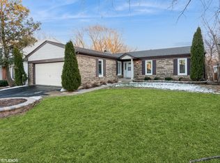 826 Seneca Ln, Carol Stream, IL 60188