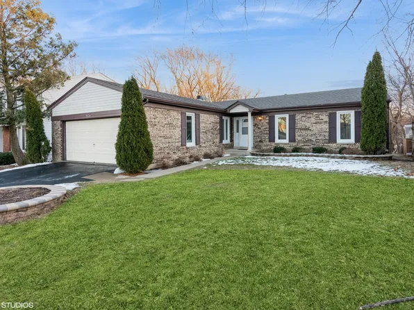 826 Seneca Ln, Carol Stream, IL 60188