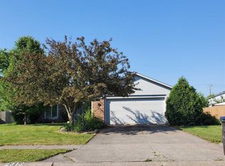 2312 White Hall Dr, Fort Wayne, IN